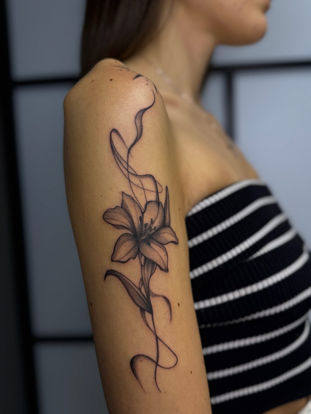 Floral Fine line tatuaj Bucuresti Ace Tattoo